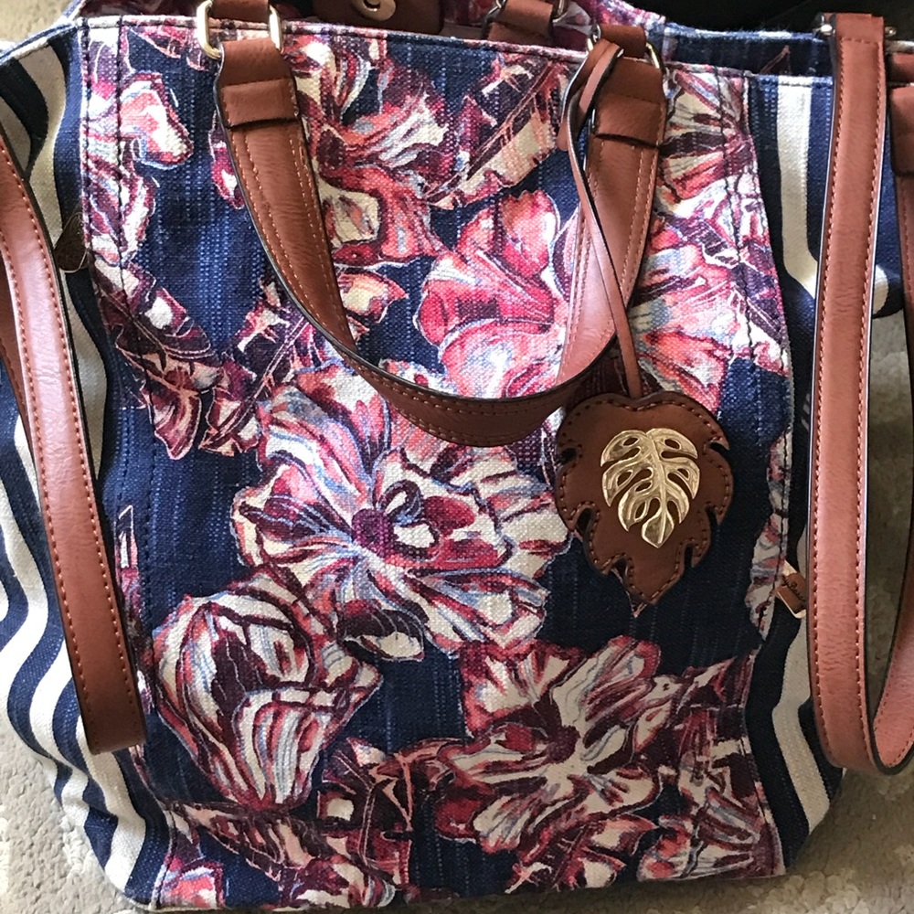 Tommy Bahamas tote